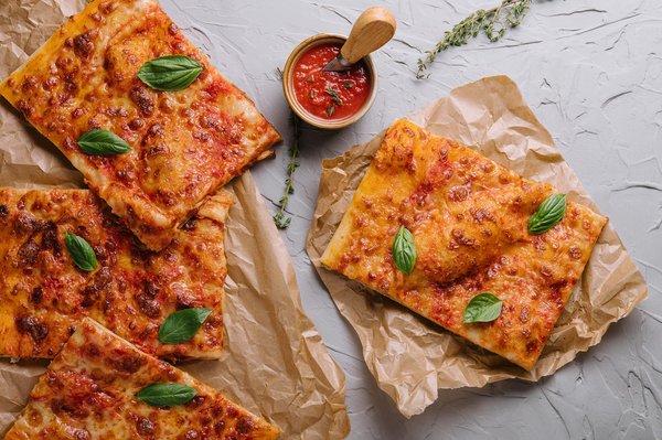 Comment participer à une croisière qui propose des cours de cuisine italienne avec des chefs locaux?