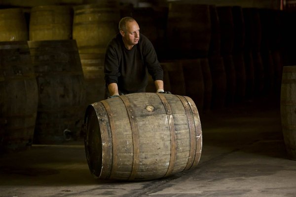 Comment organiser une visite des distilleries de whisky en Écosse?